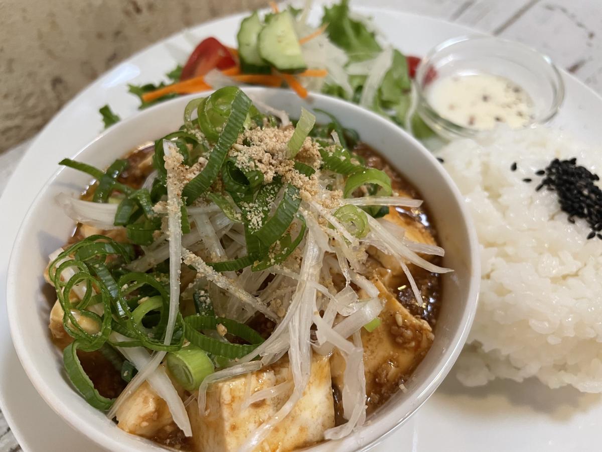 花椒と葱のマーボー豆腐のプレート
