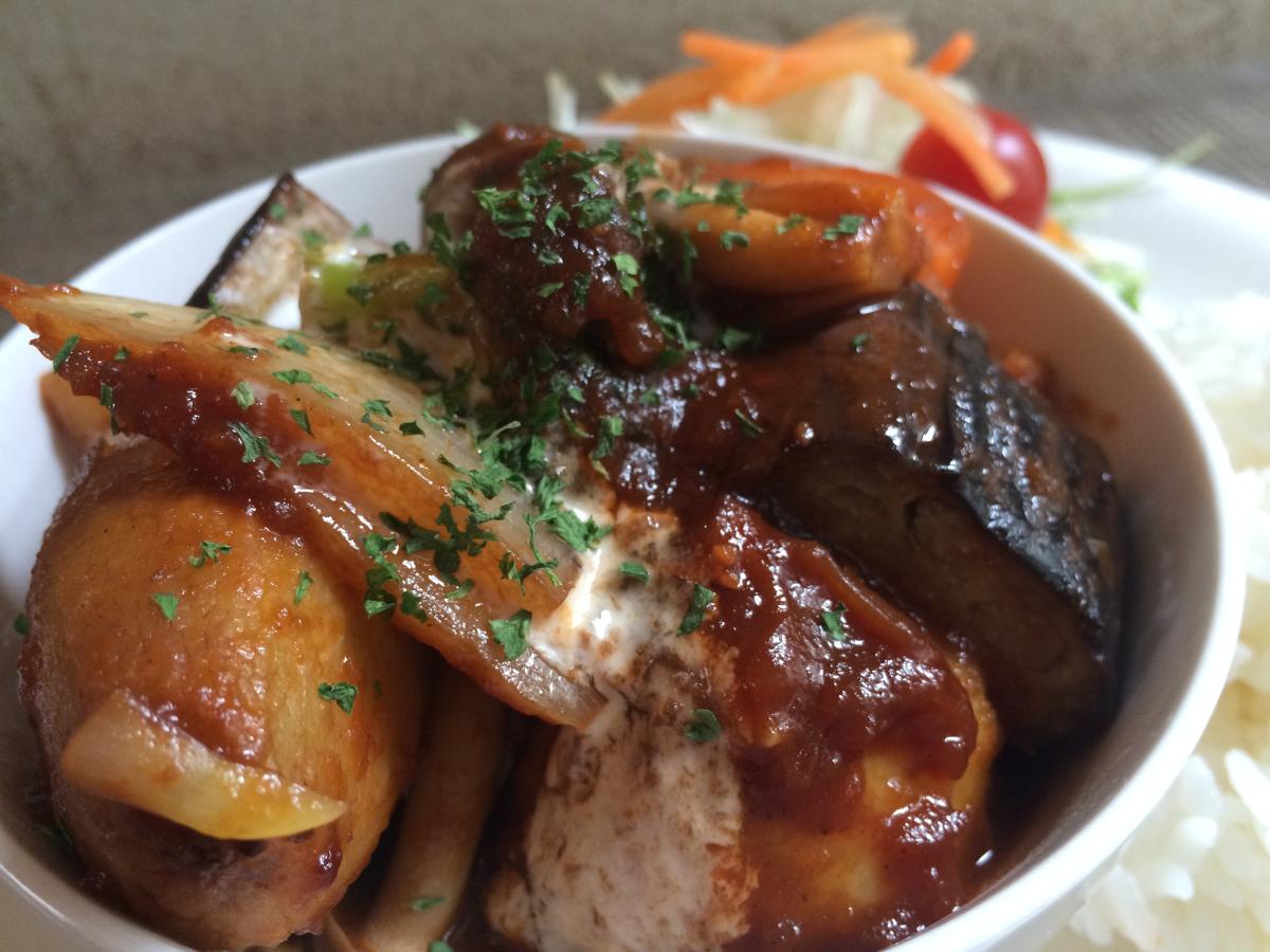 豚肉と野菜のデミグラスソース煮のプレート