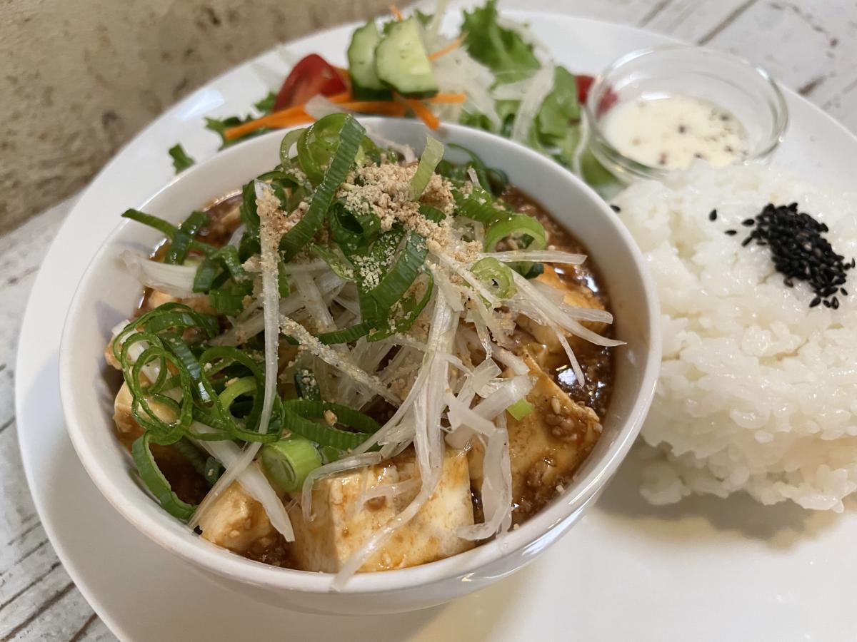 花椒と葱のマーボー豆腐のプレート