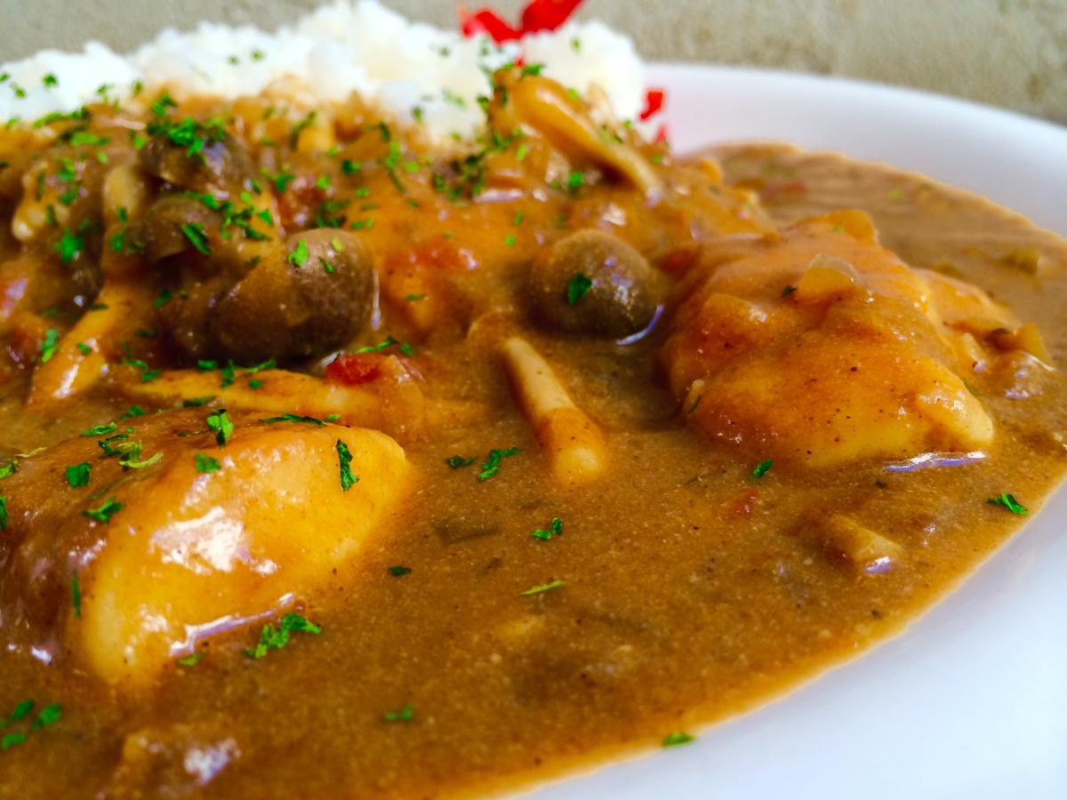 トマトとキノコのチキンカレー