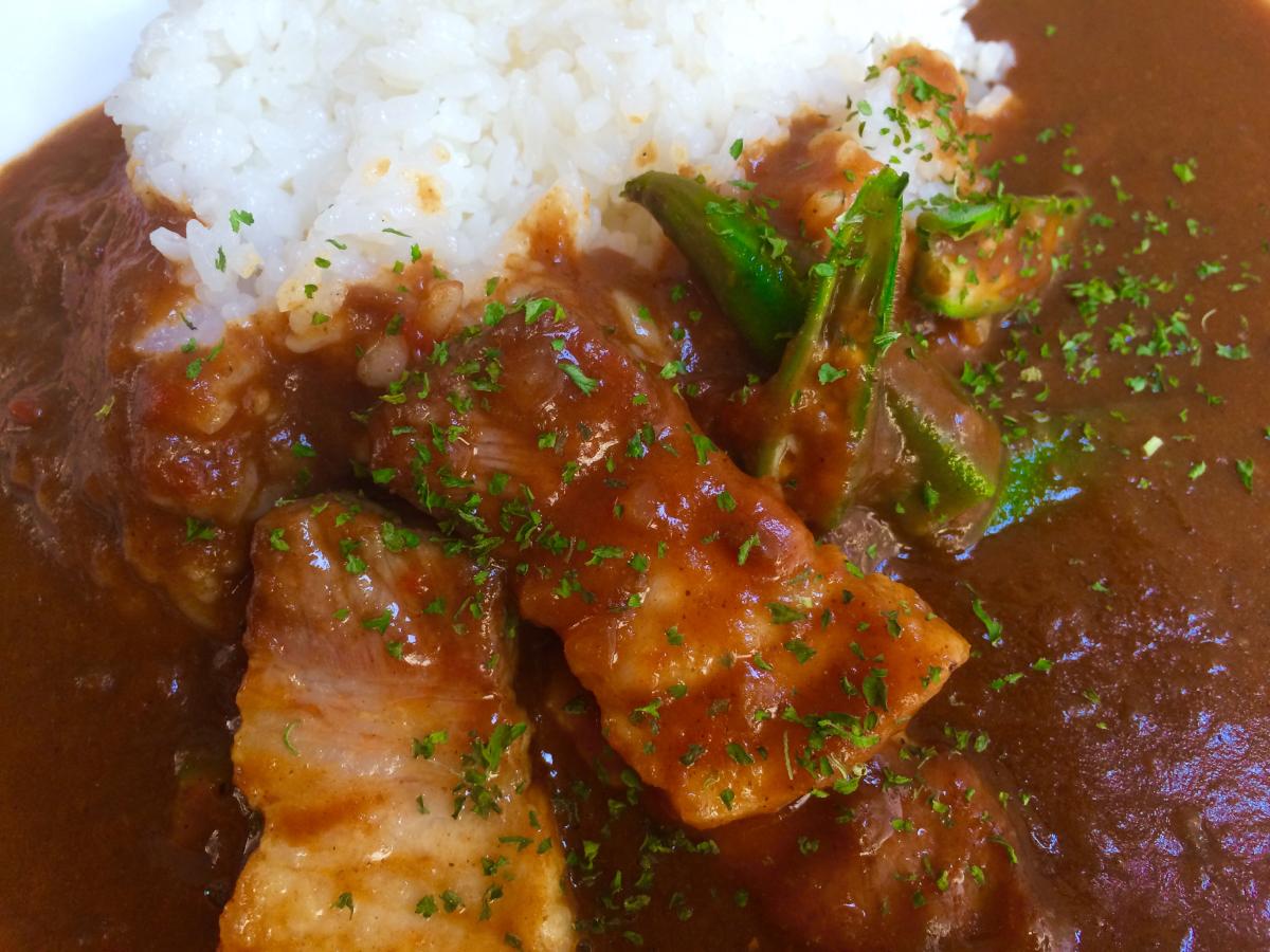 トマトとオクラのポークカレー