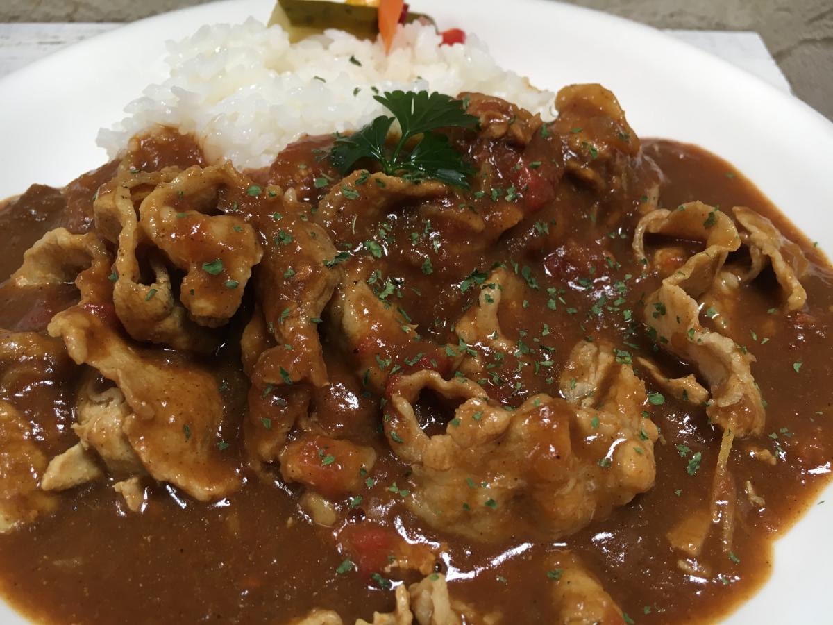 トマトとキノコのポークカレー