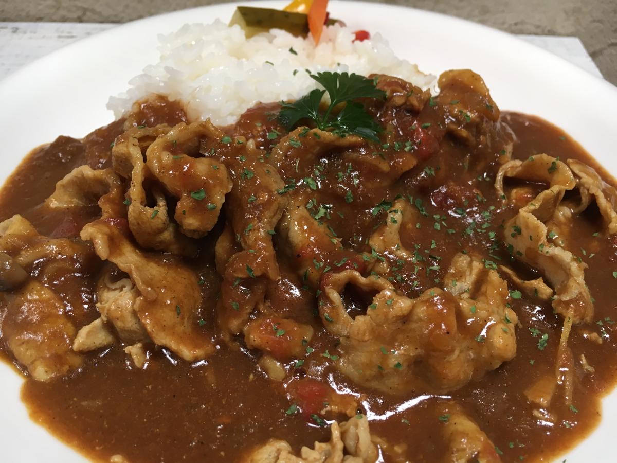 トマトオクラのポークカレー