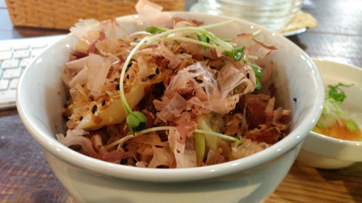  豚肉とキャベツの和風おかか丼 80 -3