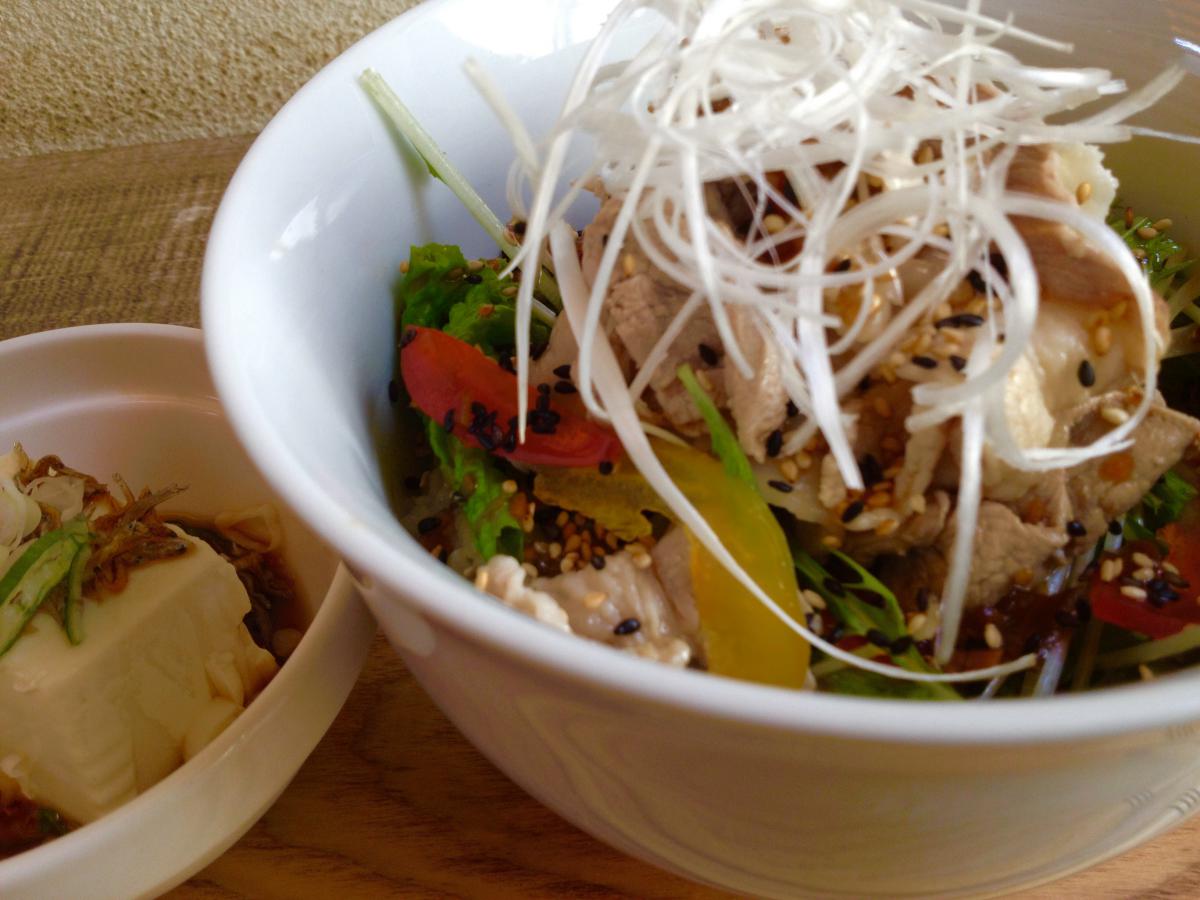  香味ダレと彩り野菜の豚しゃぶ丼 8 -2